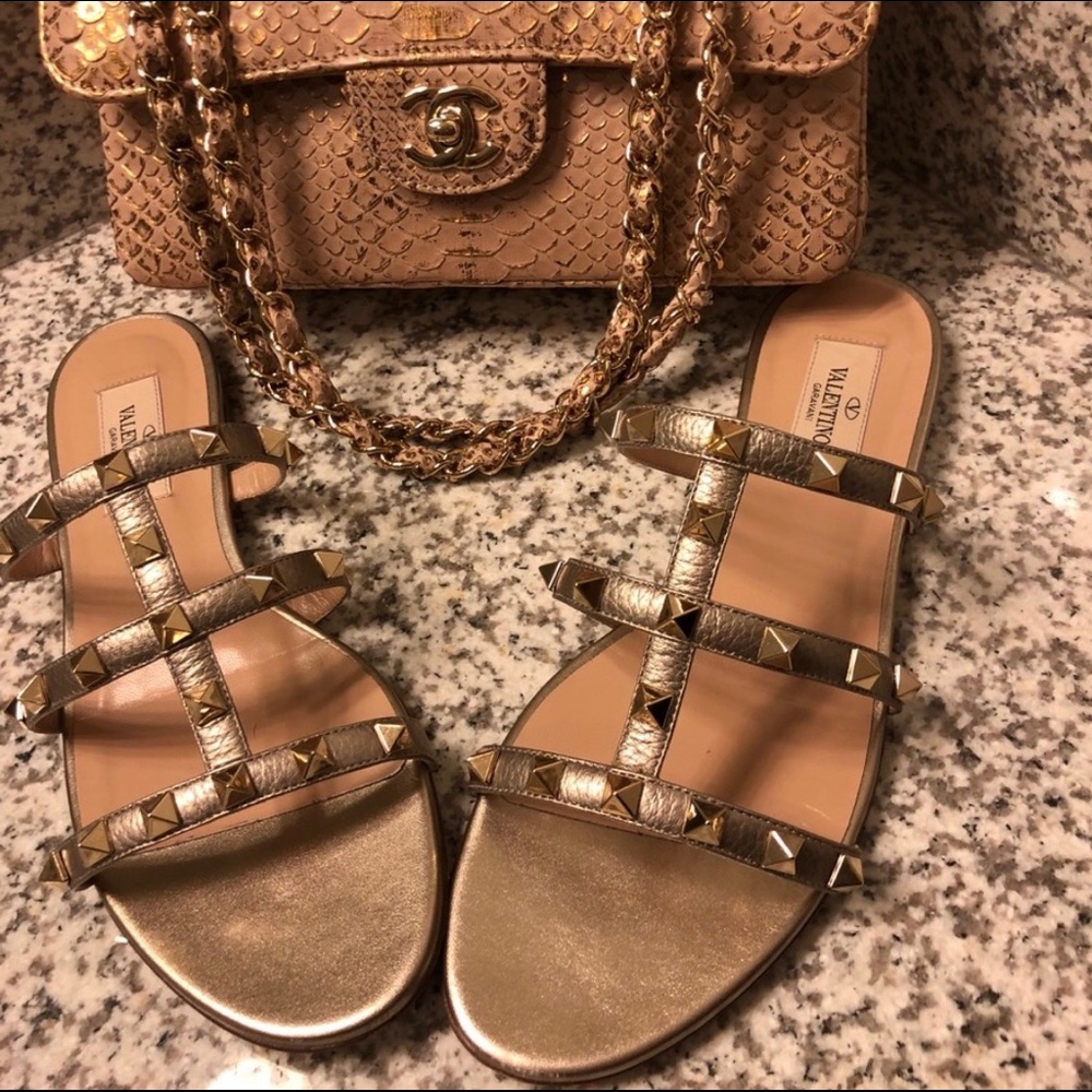 NFS💢 Valentino rockstud sandals